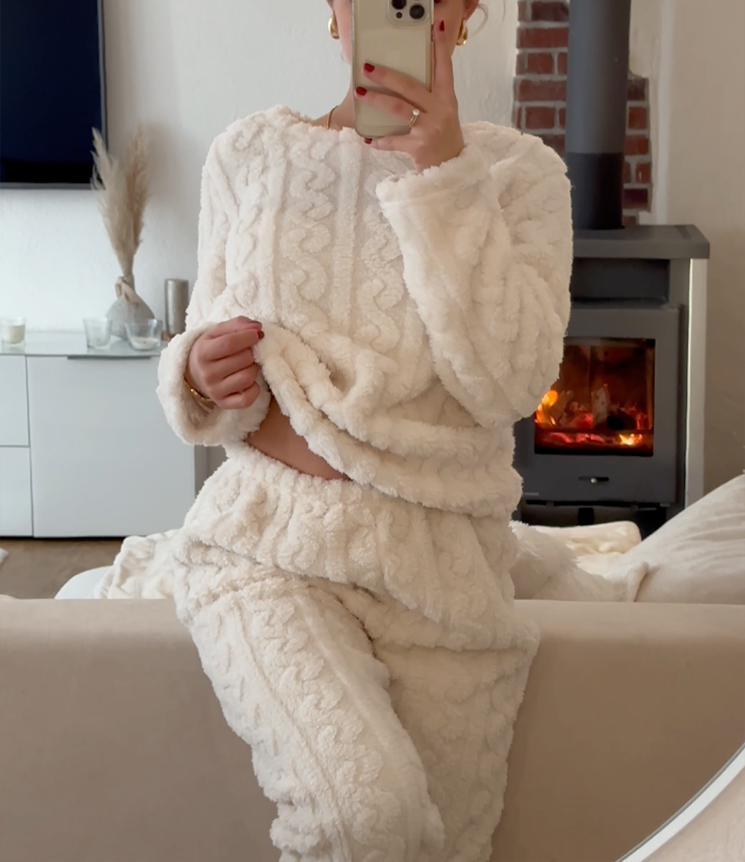 Fabricia | Cozy Fleece Pajama Set